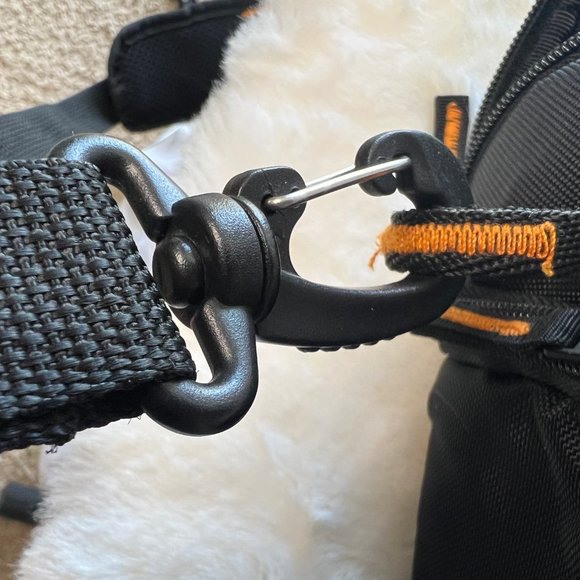 Case Logic SLRC-201 SLR Zoom Holster Black - Picture 4 of 10